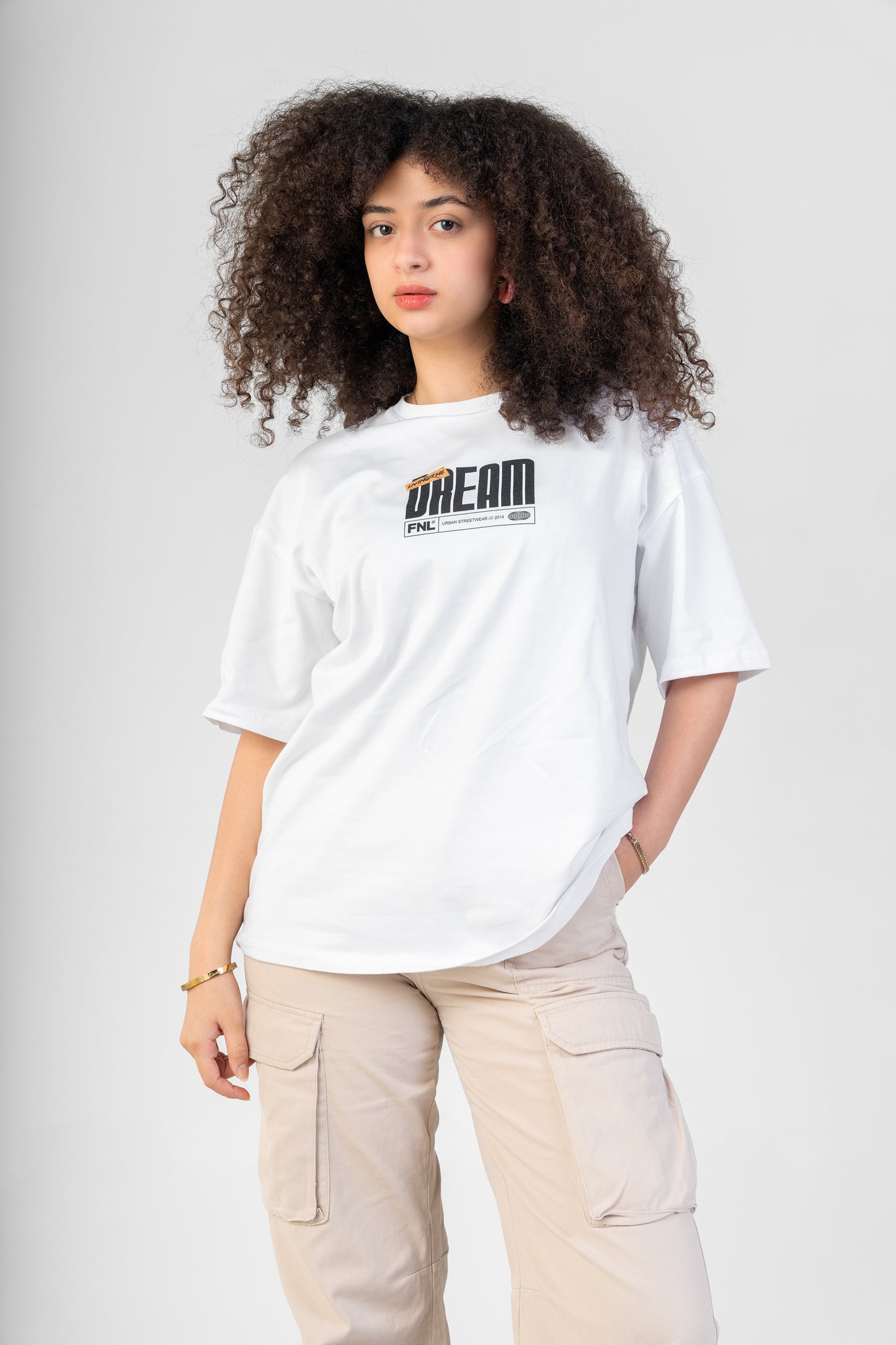 تيشيرت عيش الحلم