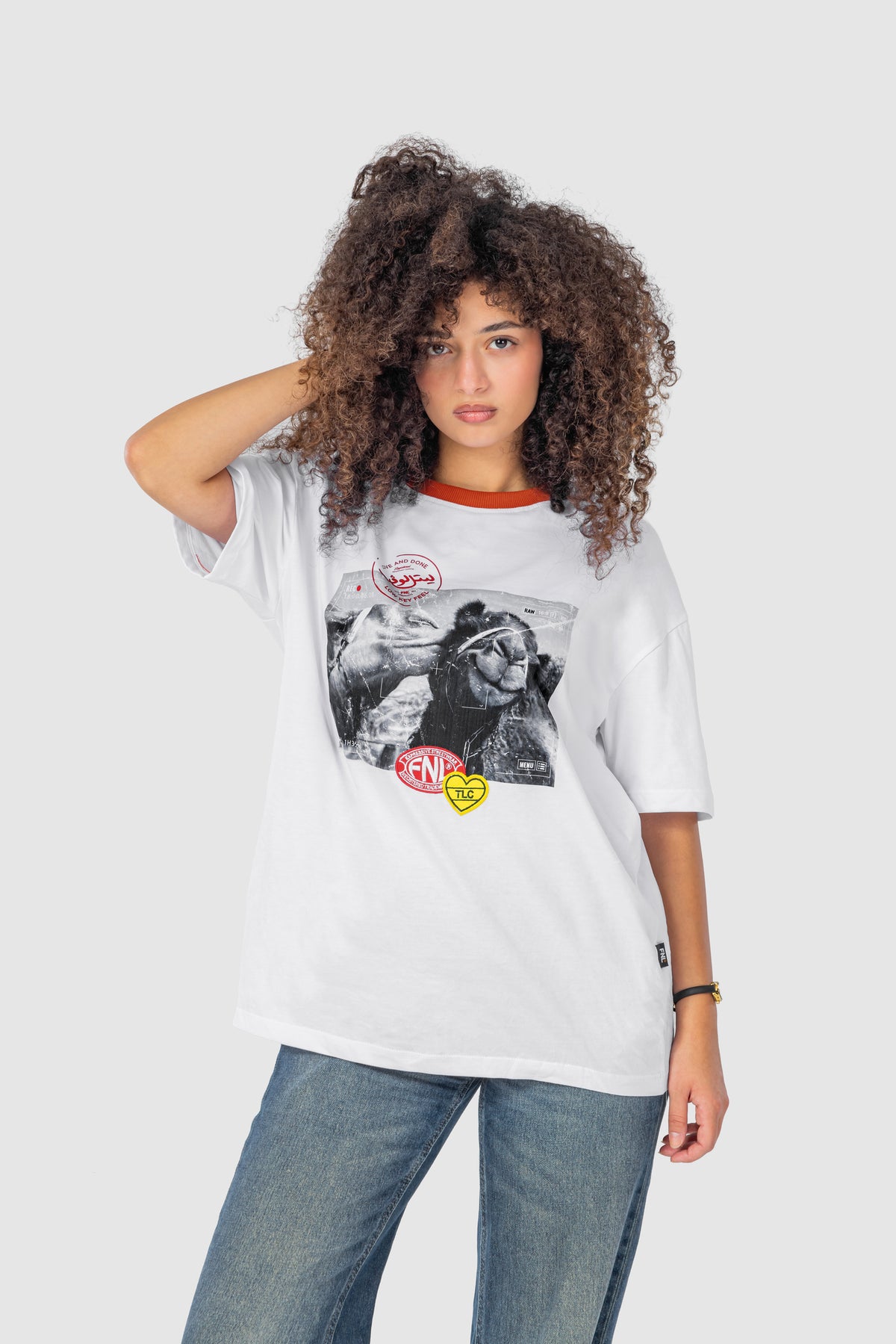KISSING CAMELS T-SHIRT