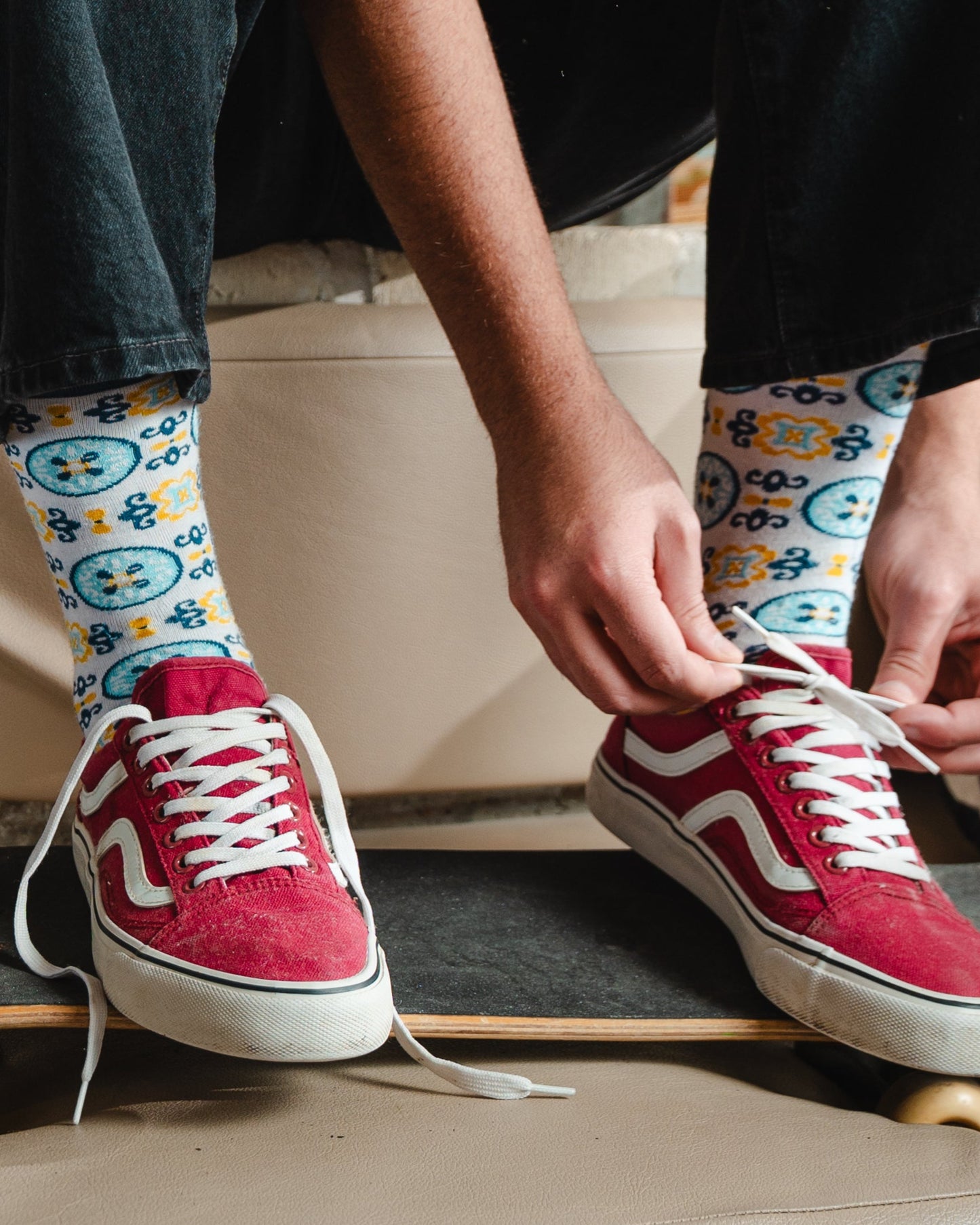 WHITE TILES SOCKS