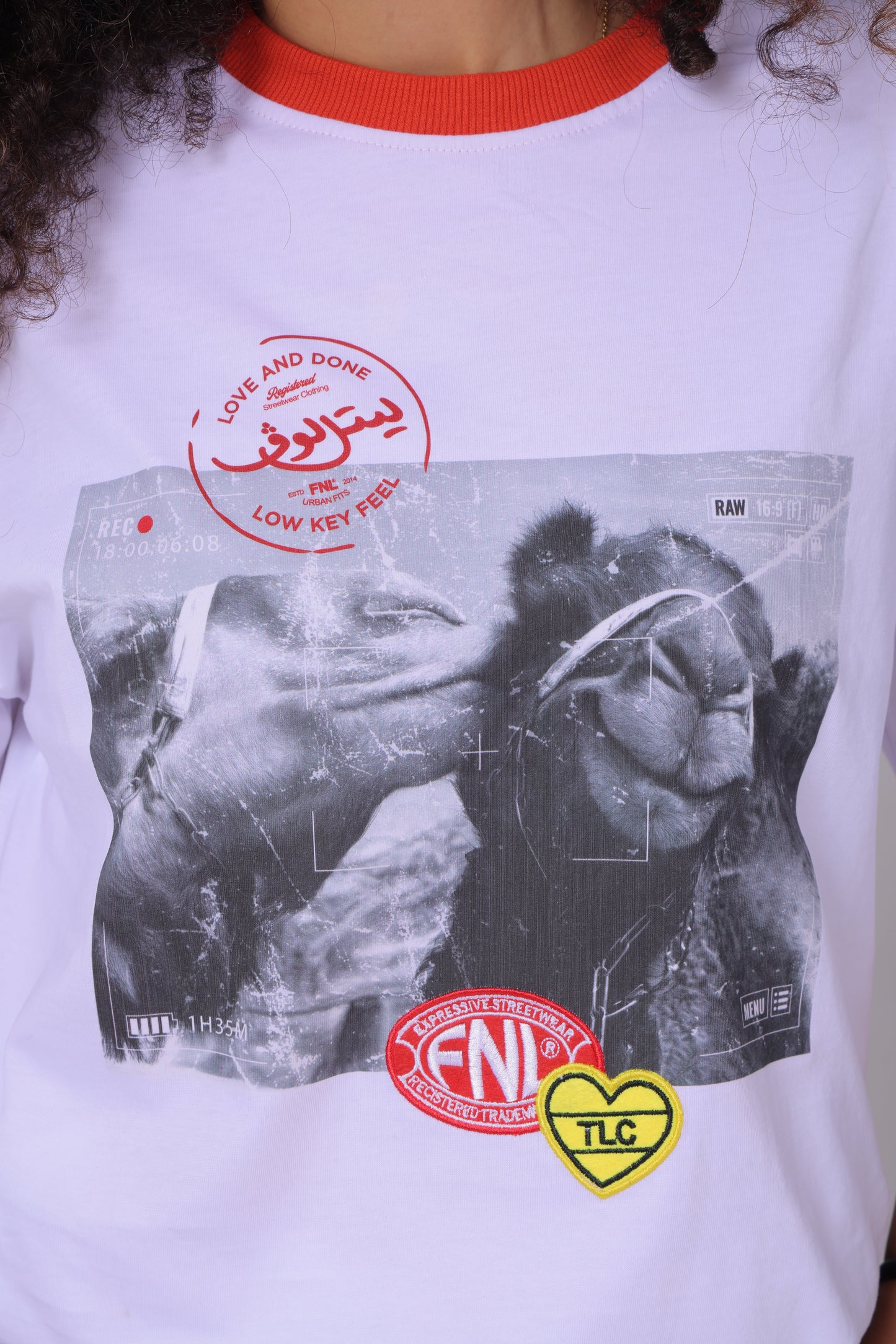 KISSING CAMELS T-SHIRT