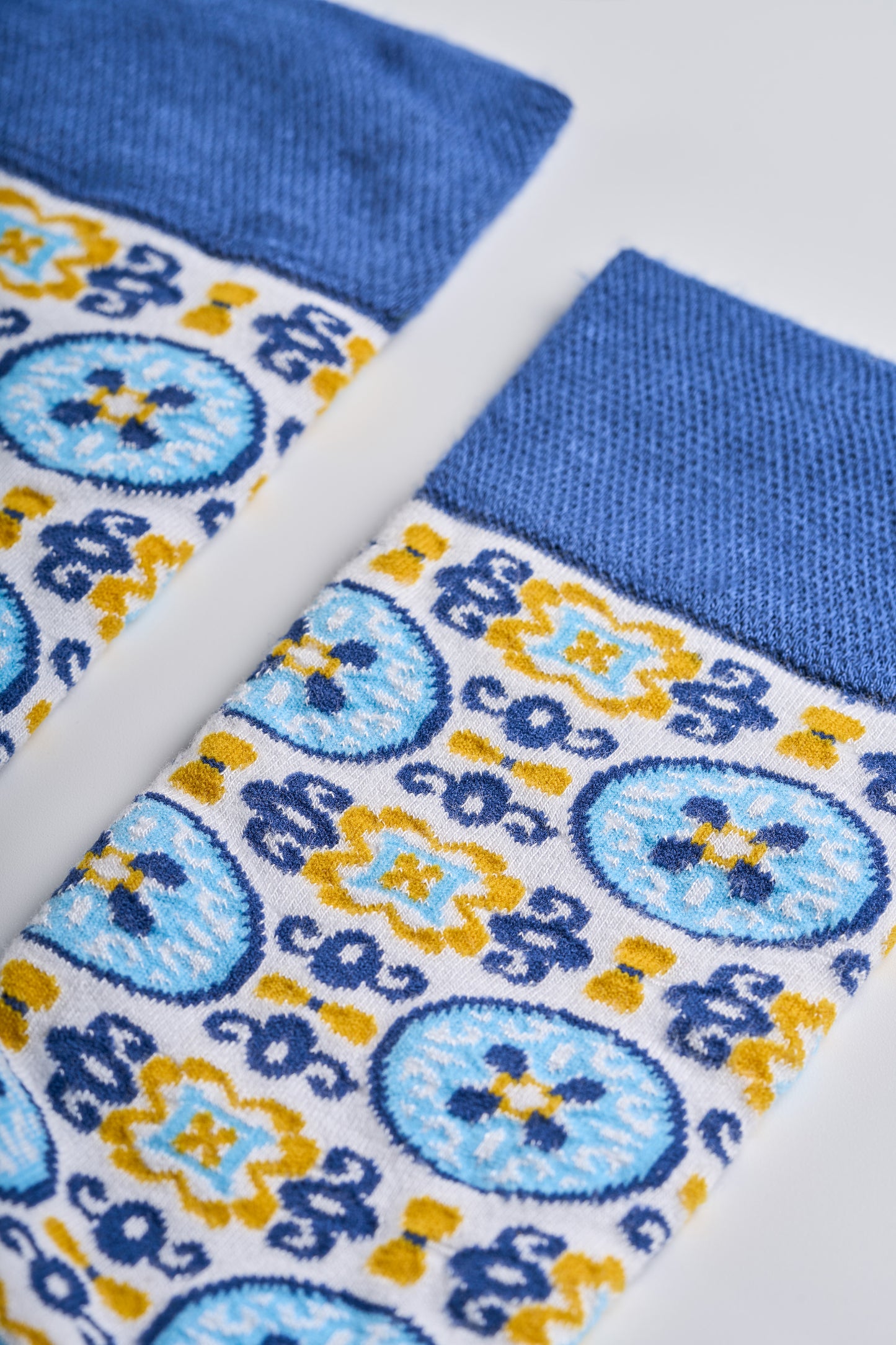 WHITE TILES SOCKS